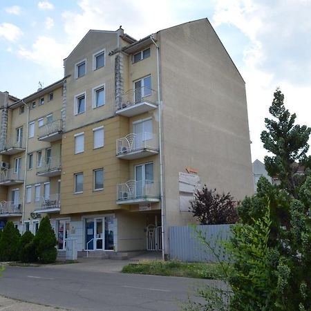 Gabi Apartman Hajdúszoboszló المظهر الخارجي الصورة